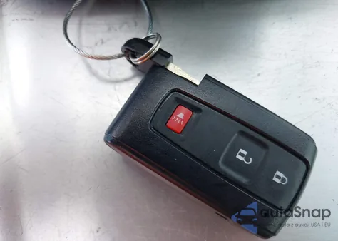 2005 Toyota Prius from USA, damaged, VIN JTDKB20U953091888